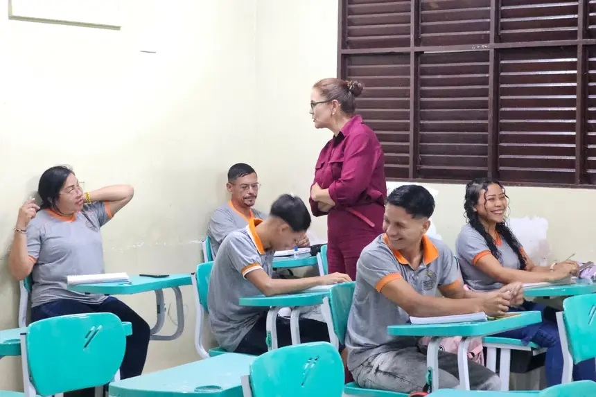 Na agenda houve conversa com os alunos da EJA