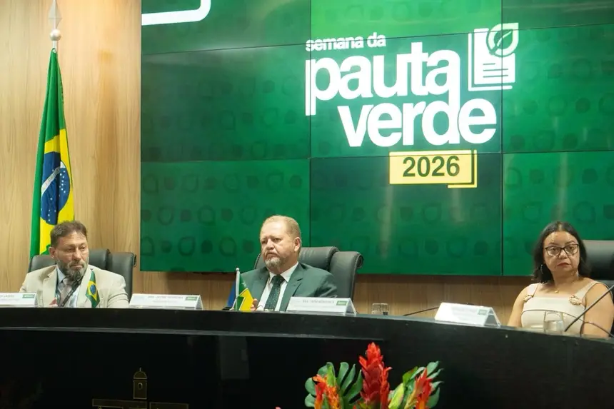 Foto: Arthur Alves Presidente do TJAP, desembargador Jaime Ferreira (centro)