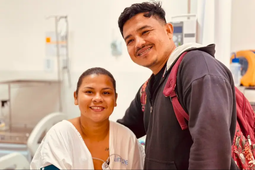 Foto: Rodrigo Abreu/SESA Liliane Pinheiro ao lado do marido, Ediclei Rosa, durante mais uma etapa do tratamento contra o câncer