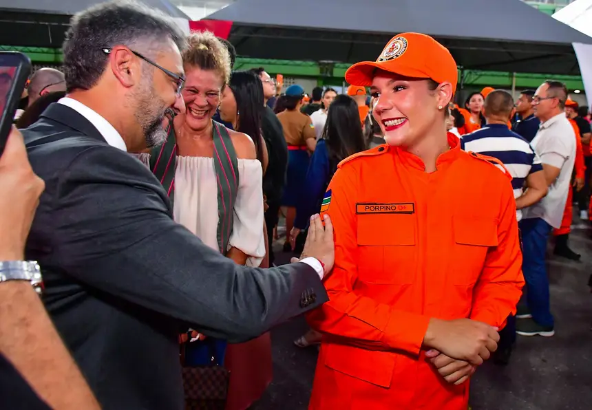 Foto: Max Renê/GEA Família Porpino celebrou a formatura da mais nova soldada, Vitória Porpino