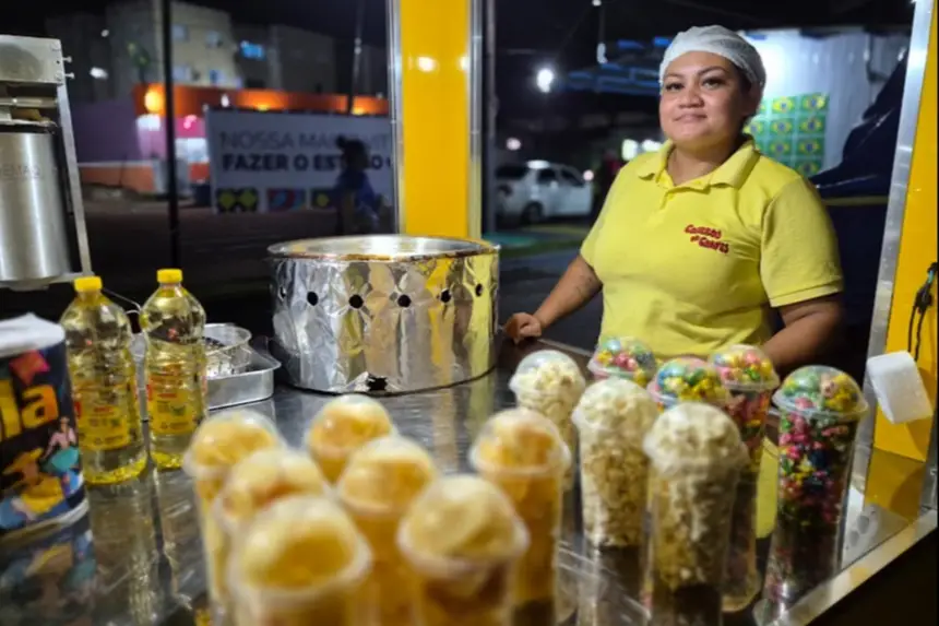 A empreendedora Carol Silva aproveitou o momento para faturar. 