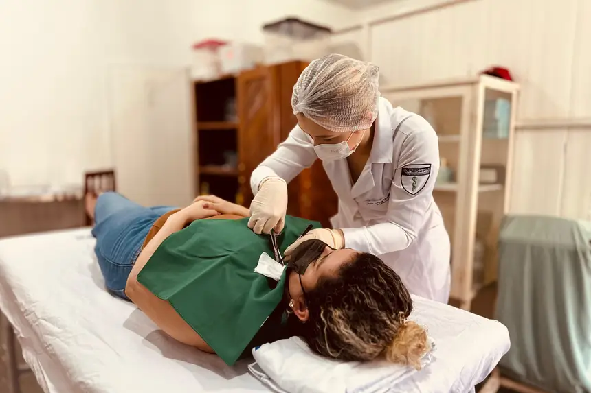 Foto: Rodrigo Abreu/Sesa O procedimento cirúrgico de menor complexidade é realizado na própria unidade para garantir rapidez no encaminhamento da biópsia