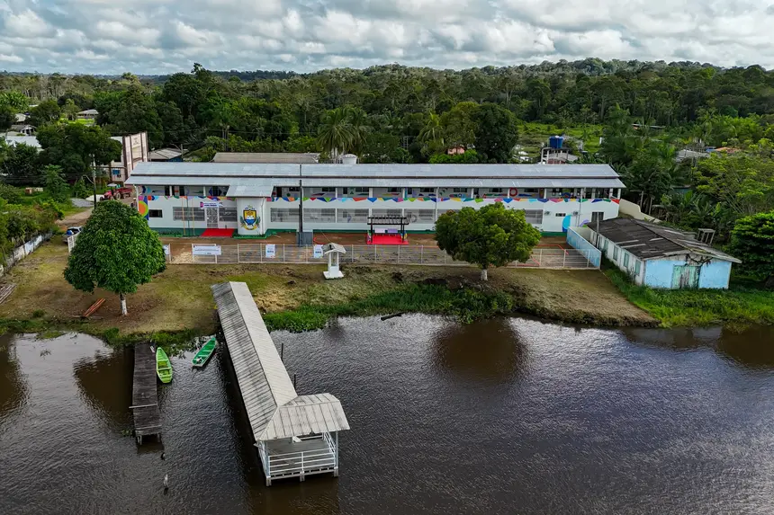 A Escola Estadual Jarilândia visto do alto