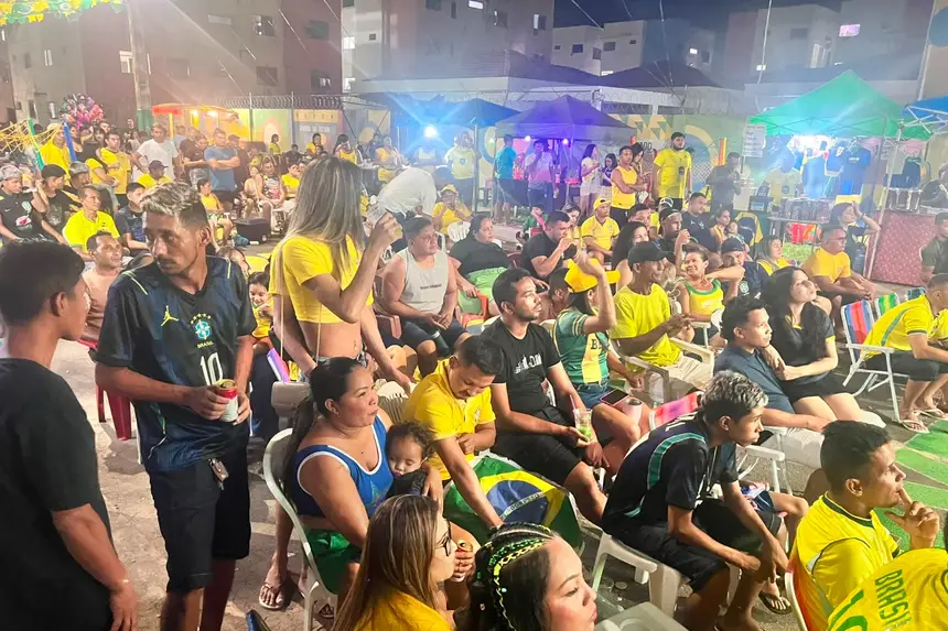 Através de uma iniciativa sensível do Governo do Amapá, as praças e áreas comuns dos residenciais Mucajá, São José, Nelson dos Anjos, Açucena e Vila dos Oliveiras ganharam cores, luzes e telas gigantes.