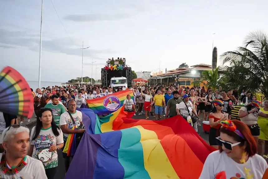 Programa radiofônico abre espaço para dar visibilidade às lutas e conquistas da população LGBTQIA+