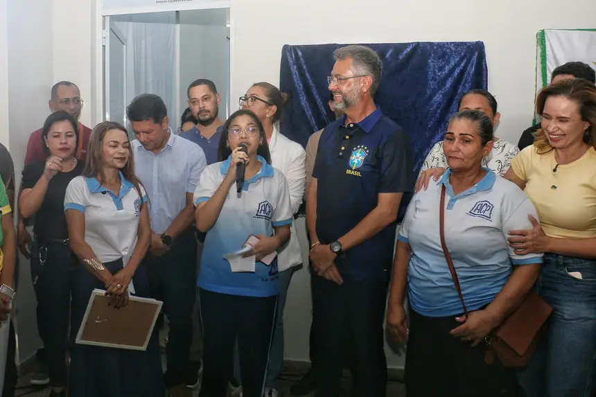 Representando os estudantes, a aluna Ana Carolina Lima de Almeida afirmou