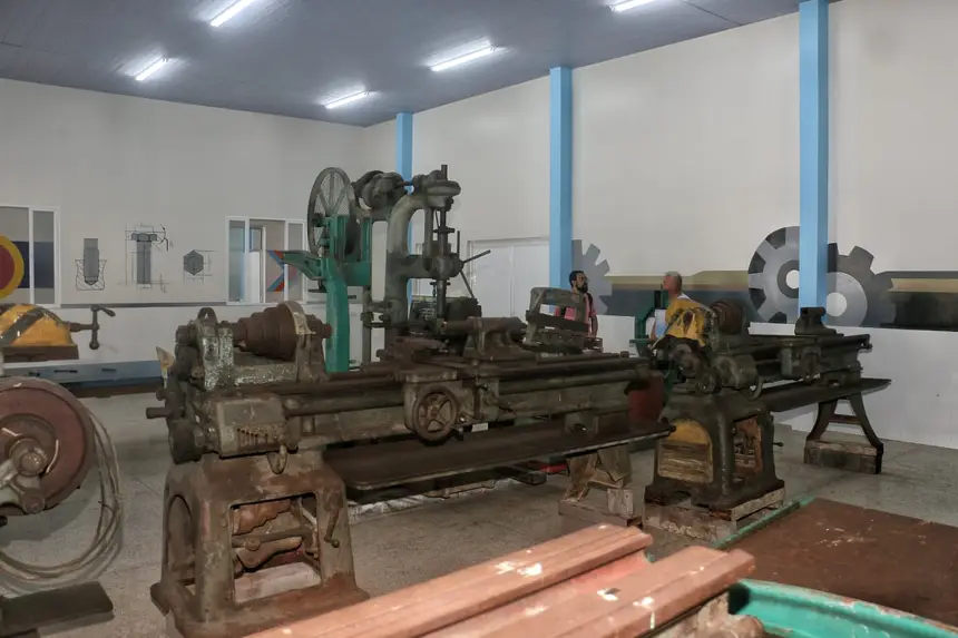 O Museu das máquinas da Escola Estadual Antônio Cordeiro Pontes 
