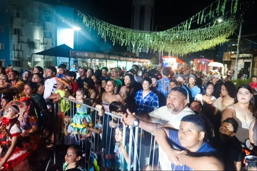 Moradores do Habitacional Nelson dos Anjos prestigiou a noite de forrozão no Arraiá do Residenciá