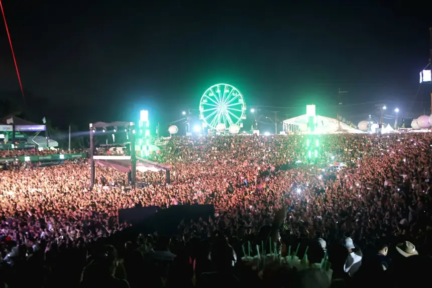Show nacionais e locais fazem parte da programação. 