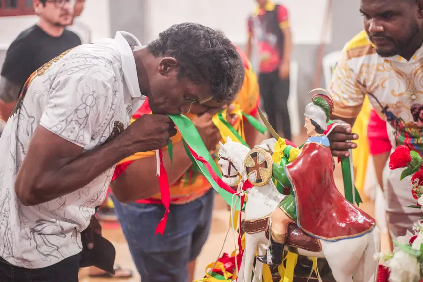 A chegada da Festa de São Tiago renova a fé e a ancestralidade do povo da cidade que atravessou o Atlântico