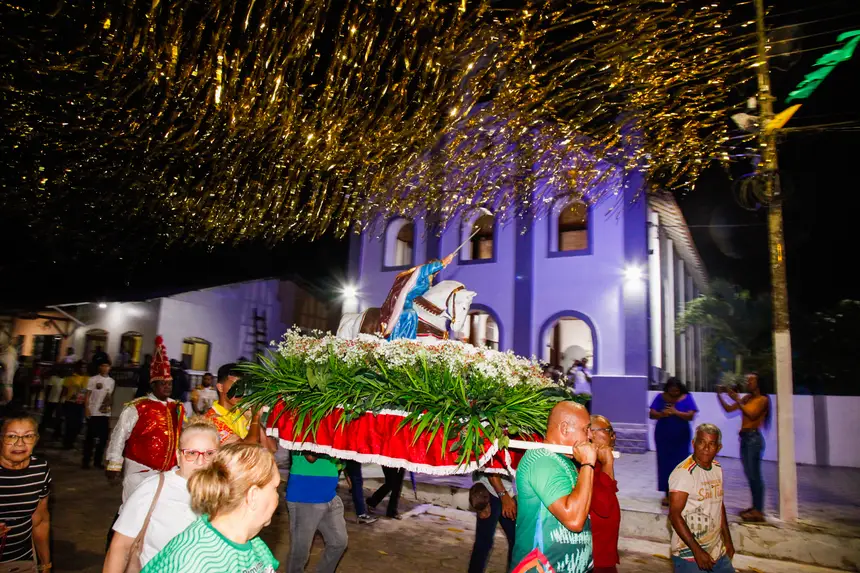 Procissão da transladação das imagens percorreu as principais ruas de Mazagão Velho