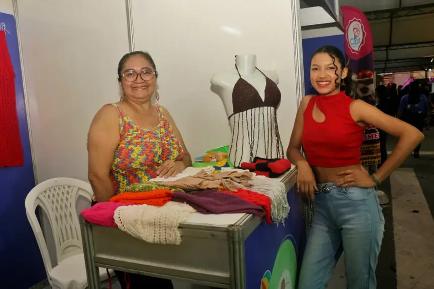 Artesã Adriana Carvalho, de geração a geração a prática de fazer crochê 