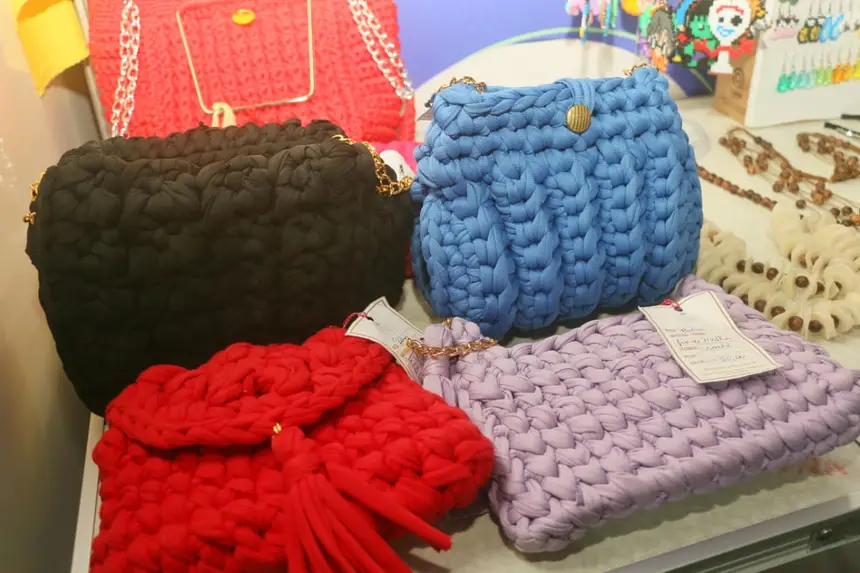 Produtos feito manualmente pela família da artesã Adriana. Crochê da Drika