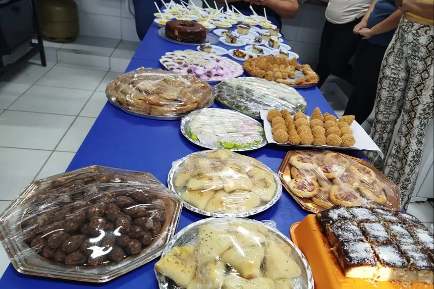 Doces e Salgados preparados pelos moradores do Miracema
