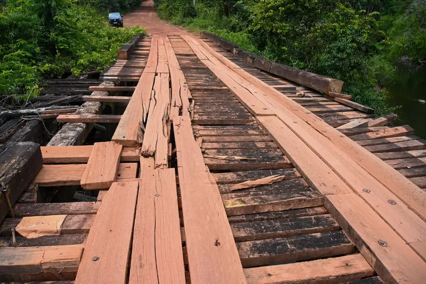 A ponte do Flamã, no Ramal do Lourenço, é uma das principais que ainda passa pelo processo de intervenção para a reconstrução.