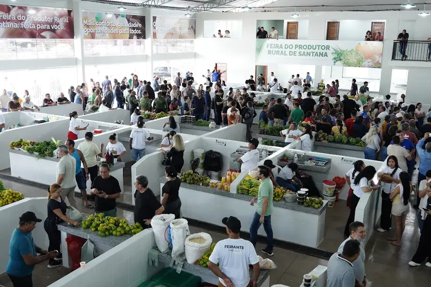 Nova Feira do Produtor Rural de Santana registra grande movimentação de público no dia da inauguração.