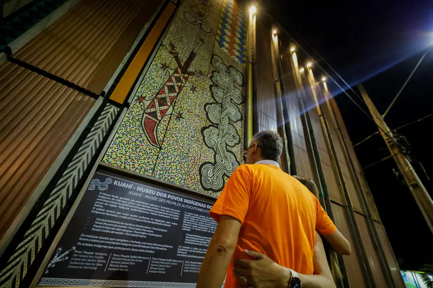 Em Oiapoque, Clécio Luís visitou a sede temporária do Governo, no Museu Kuahí