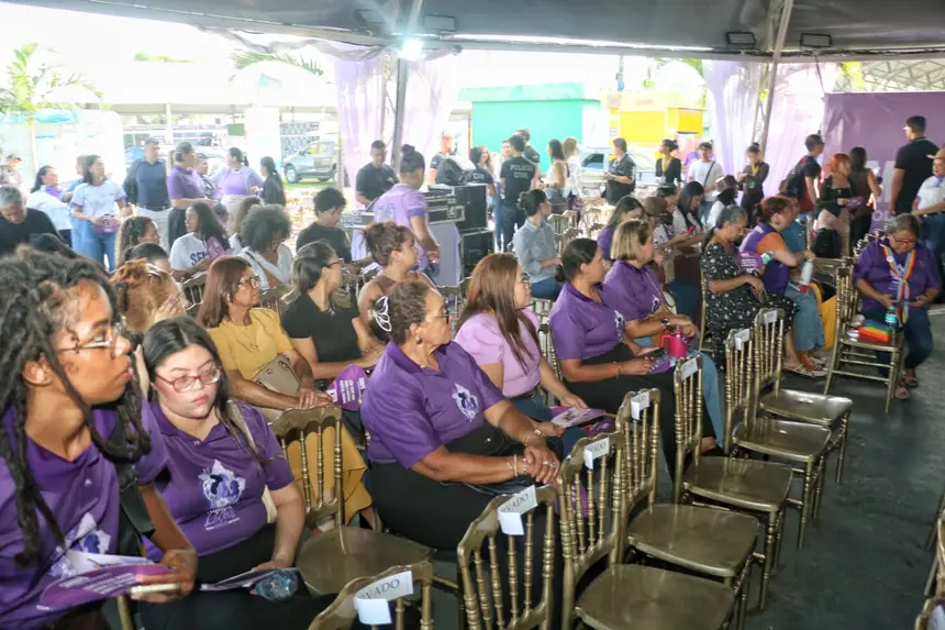 Ação do Amapá Lilás reúne público para conscientização e prevenção da violência contra a mulher.