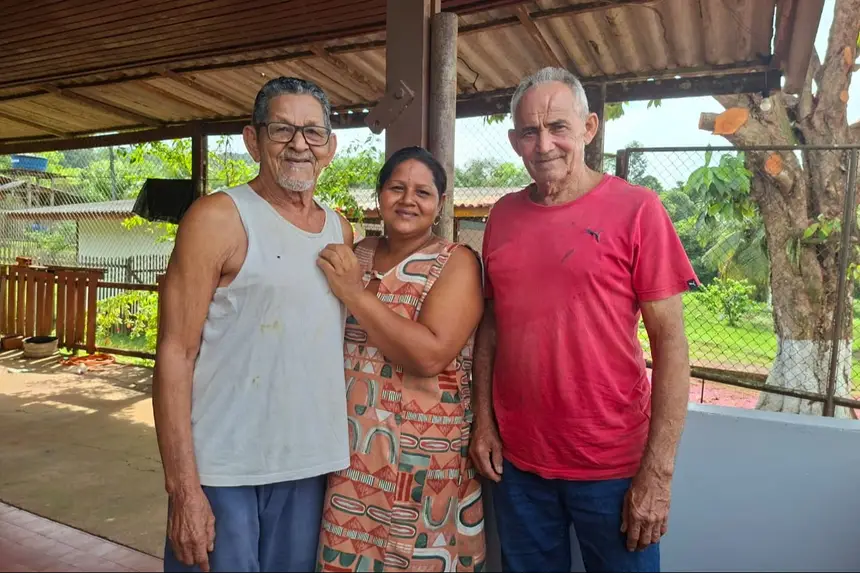 Pai de Zeneide, Argimiro de Moraes e o amigo da famílis Edilson de Souza.