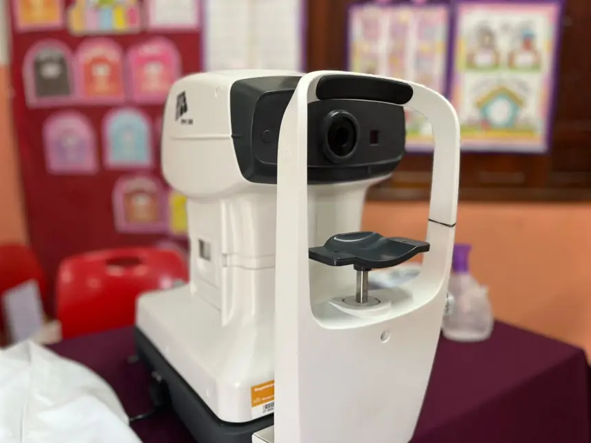 Equipamento oftalmológico utilizado nos atendimentos gratuitos