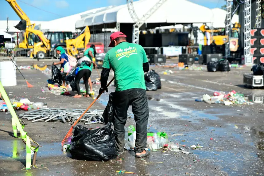 Estrutra do Palco das Rainhas passou por serviço de limpeza geral