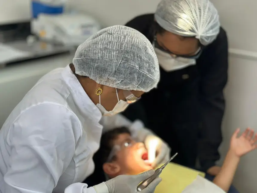 A proposta é aproximar os serviços da comunidade e contribuir para a prevenção e o tratamento de problemas odontológicos. Moradora do Infraero 2