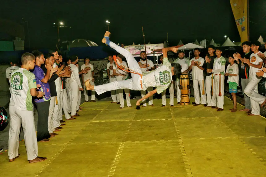 Apresentação de capoeira 