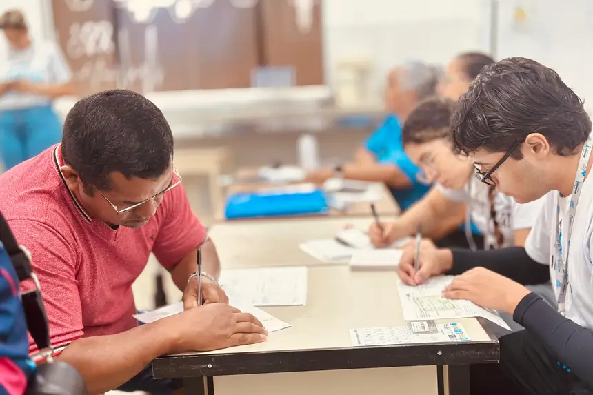Ação ofereceu serviços de triagem e acolhimento para os usuários da comunidade surda