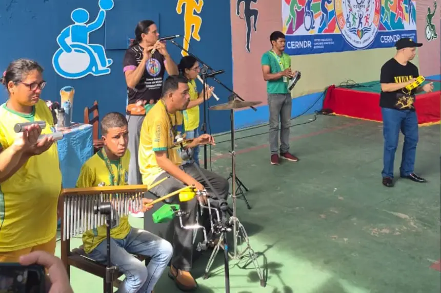 Estudantes participaram de jogos e atividades adaptadas voltadas à inclusão, convivência e desenvolvimento motor e social.