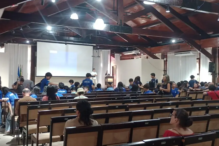 Auditório do Museu Sacaca realizou palestras aos estudantes