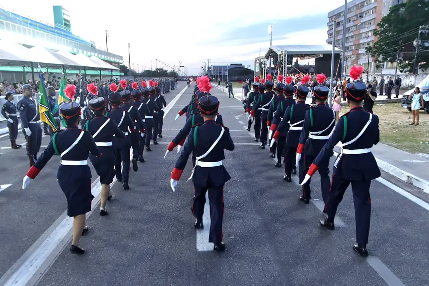 Apresentação da tropa de cadetes do Curso de Formação de Oficiais