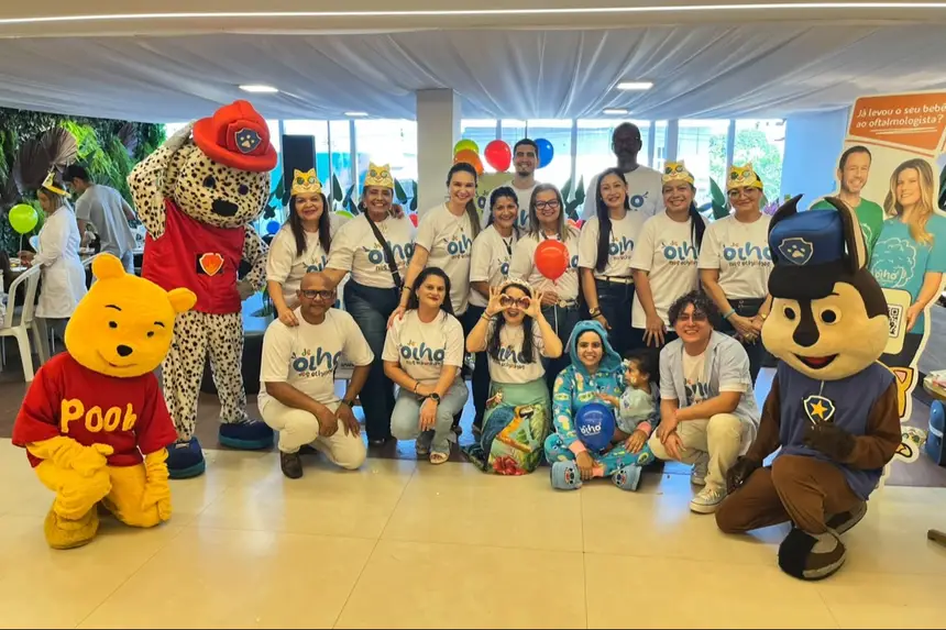 Equipe de saúde da Sesa reunida durante a mobilização do Dia D da campanha
