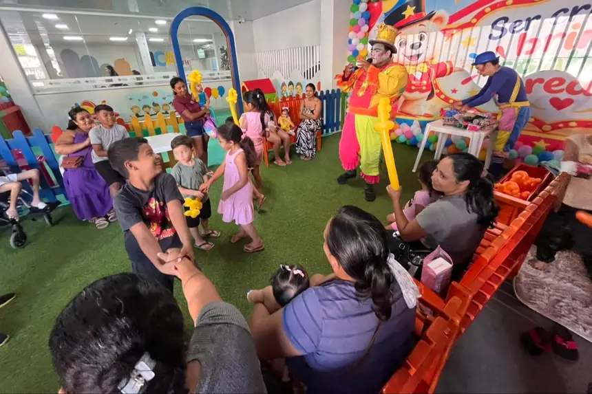 Xô tristeza. Atividades recreativas animaram o dia das crianças do HCA 
