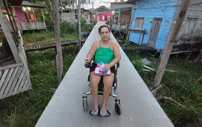 notícia: Obra do Ponte Firme em Santana devolve acesso à cadeirante à ponte no Igarapé da Fortaleza após 7 anos: 'só de entrar aqui, o coração acelerou'