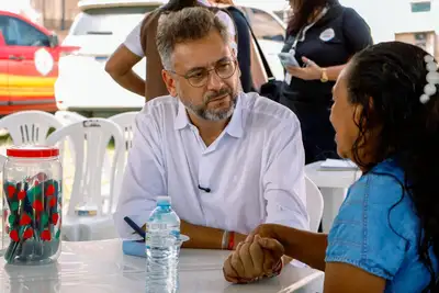 notícia: Com rápida resposta, governador Clécio garante reconstrução de casas para moradores atingidos por incêndio na Zona Sul de Macapá