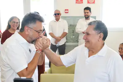 notícia: 'Isso é curar e cuidar da saúde das pessoas com amor', celebra governador Clécio ao acompanhar alta do primeiro paciente do Centro de Radioterapia