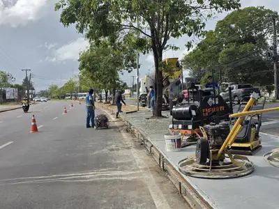 notícia: Governo do Estado avança em obras de drenagem para garantir mobilidade e fluxo seguro na Rodovia Josmar Chaves Pinto