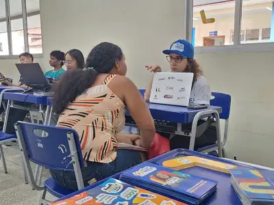 notícia: Mais de 23,3 mil estudantes passam a ser beneficiados com o Programa Pé-de-Meia no Amapá