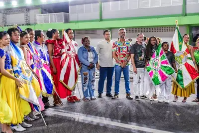 galeria:  Visita no Sambódromo e Anúncios