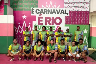 notícia: Marabaixo do Amapá ecoa na Sapucaí com participação histórica na bateria da Mangueira