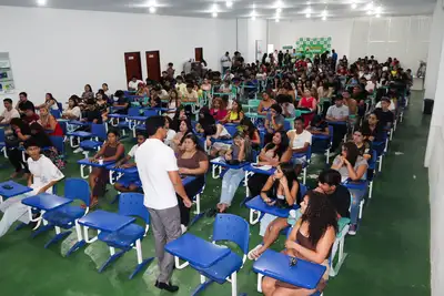 notícia: Governo do Amapá e Faculdade Unama garantem capacitação profissional para 300 jovens de Santana pelo programa 1ª Renda