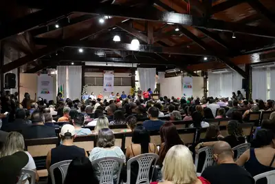 notícia: Governo do Amapá entrega kits pedagógicos a professores do Ensino Modular e amplia suporte a 650 docentes