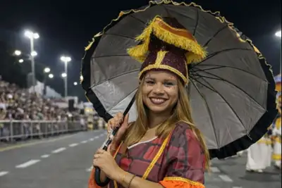 notícia: 'Quando eu coloquei o pé na avenida, a sensação de estar ali tomou conta do meu ser', diz a foliã Shirley Monteiro