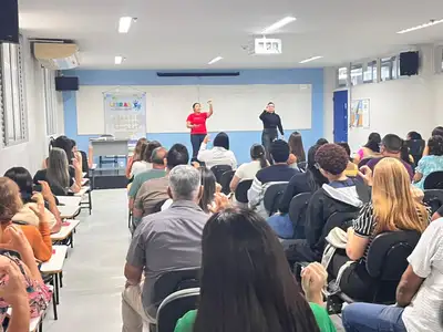notícia: Governo do Estado fortalece inclusão na saúde bucal com oficina de Libras para profissionais do CEO