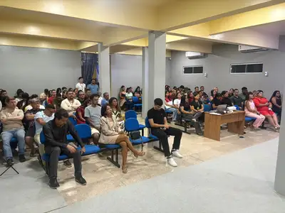 notícia: Ueap recebe calouros do Campus Território dos Lagos com aula magna