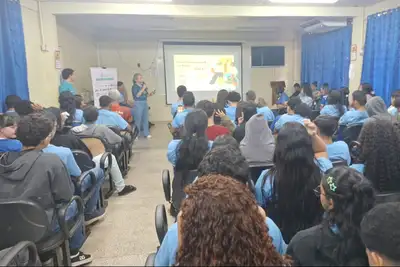 notícia: Estudantes do Ensino Médio participam de momento de sensibilização para projetos de empreendedorismo no Amapá