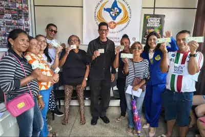 notícia: Carteiras de Identidade Nacional emitidas durante o Amapá Mais Seguro nas Comunidades são entregues na Fazendinha