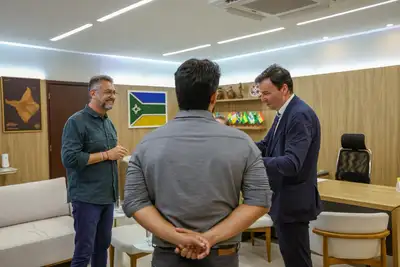 notícia: Governador Clécio reúne-se com prefeito suíço e projeta novas parcerias internacionais para o Amapá