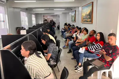 notícia: Mutirão do Emprego organizado pelo Governo do Estado atende demanda de quatro empresas amapaenses