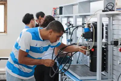 notícia: Governo do Amapá lança edital com 1,4 mil vagas para cursos técnicos e de qualificação profissional em Macapá e Santana